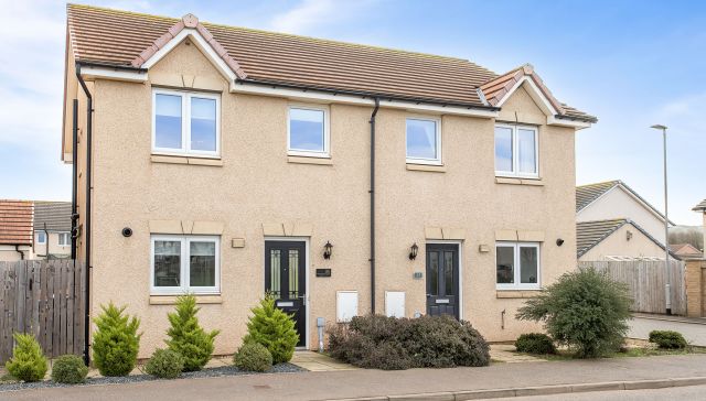 36 Yosemite Park, Dunbar