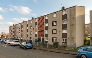 3/3 Calder Place, Edinburgh