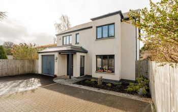 49 Juniper Avenue, Edinburgh