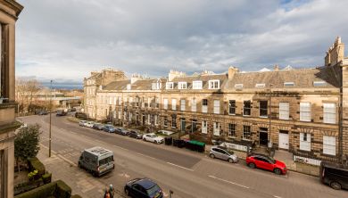 2, 2f2 Airlie Place, Edinburgh