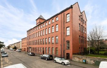 10/8 Restalrig Drive, Edinburgh