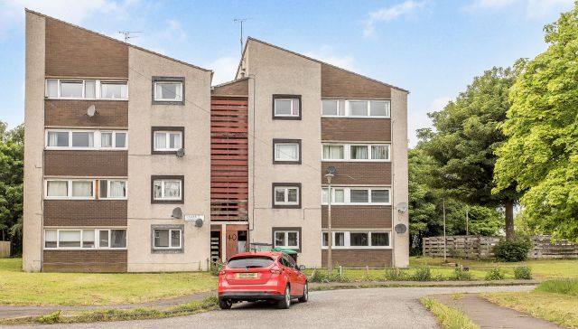 40/7 Calder Gardens, Edinburgh