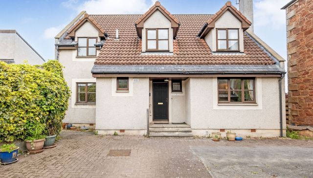 1 Grange Court, Grange Road, North Berwick