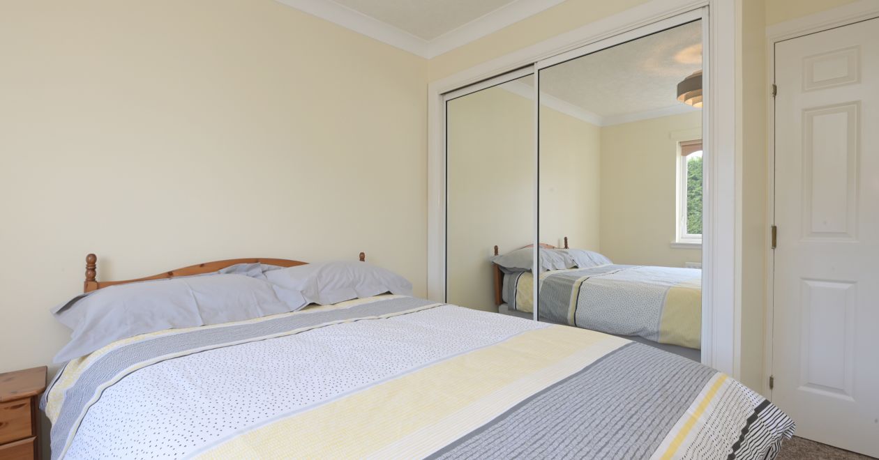 9/4 Liberton Place, Edinburgh, EH16 6NA