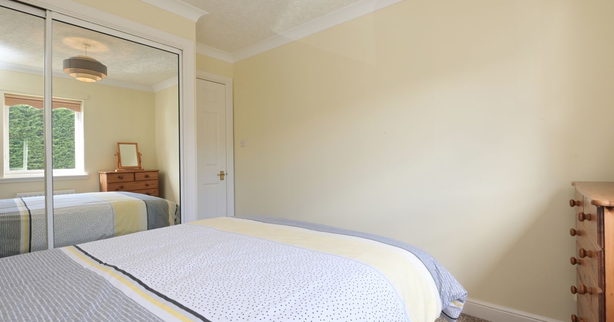 9/4 Liberton Place, Edinburgh, EH16 6NA