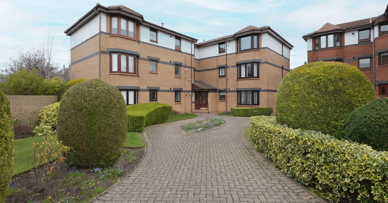 9/4 Liberton Place, Edinburgh, EH16 6NA