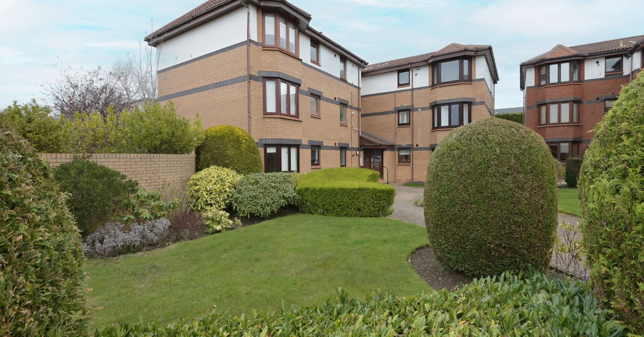 9/4 Liberton Place, Edinburgh, EH16 6NA