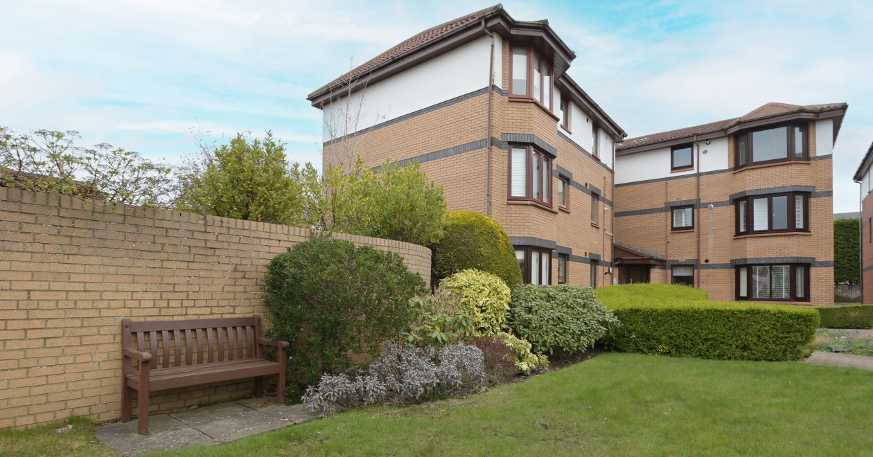 9/4 Liberton Place, Edinburgh, EH16 6NA