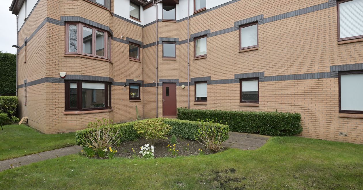 9/4 Liberton Place, Edinburgh, EH16 6NA
