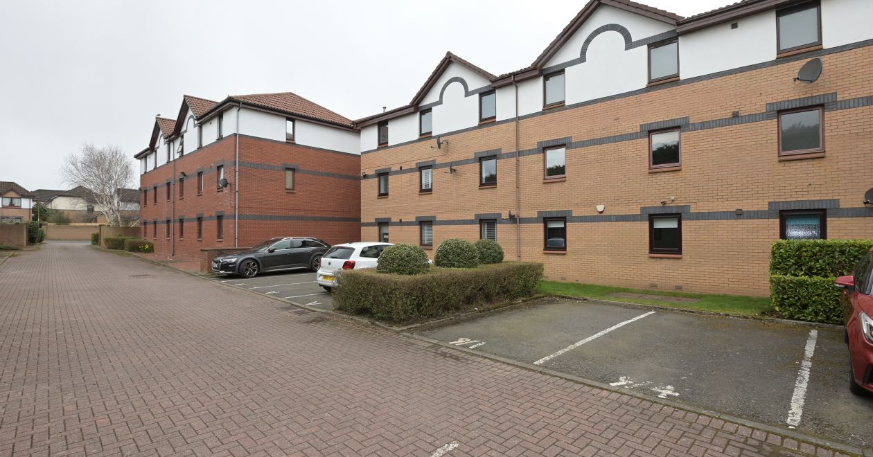 9/4 Liberton Place, Edinburgh, EH16 6NA