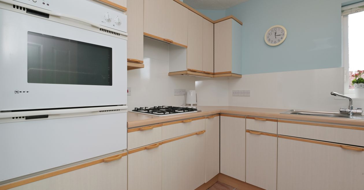 9/4 Liberton Place, Edinburgh, EH16 6NA