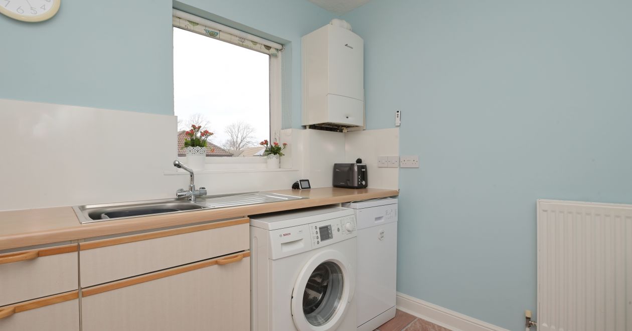 9/4 Liberton Place, Edinburgh, EH16 6NA