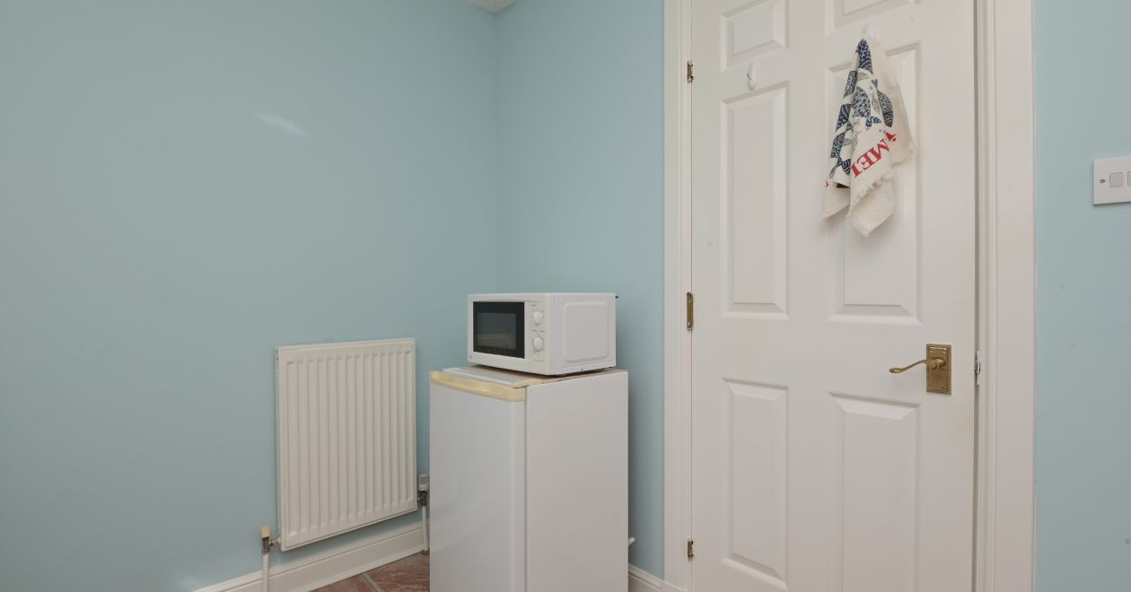 9/4 Liberton Place, Edinburgh, EH16 6NA