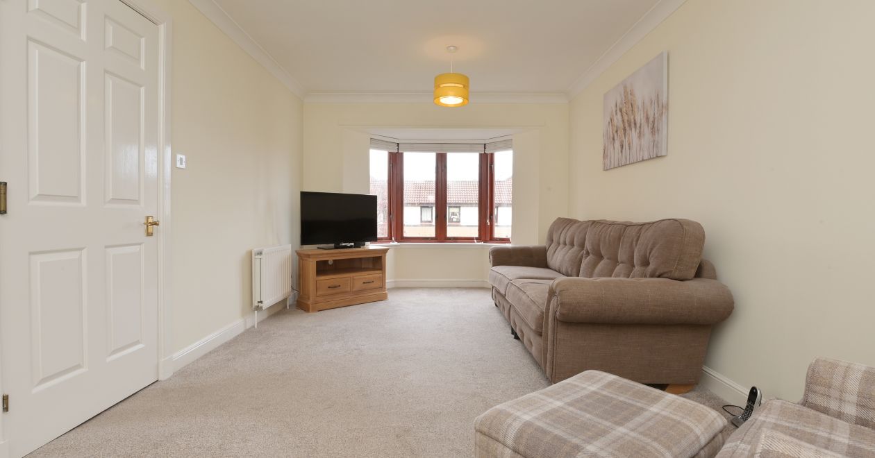 9/4 Liberton Place, Edinburgh, EH16 6NA