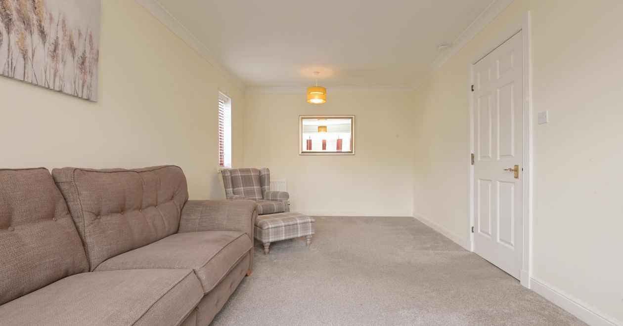 9/4 Liberton Place, Edinburgh, EH16 6NA