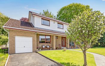 19 Cramond Glebe Gardens, Edinburgh