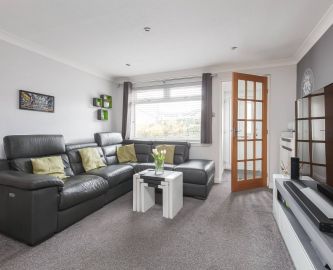 Third image of 6 North Bughtlinfield, East Craigs, Edinburgh, EH12 8XZ