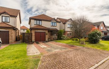 8 Glendinning Drive, Kirkliston