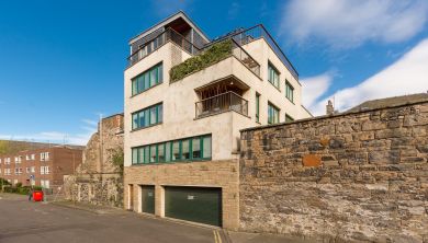 136/5 Constitution Street, Edinburgh