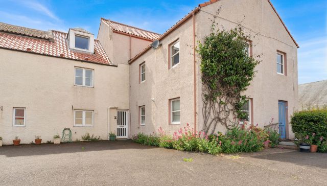 1E The Shore, Colvin Street, Dunbar
