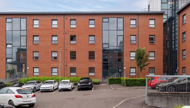 0/1 11 Cardon Square, Renfrew