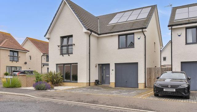 14 Dovecote View, Haddington
