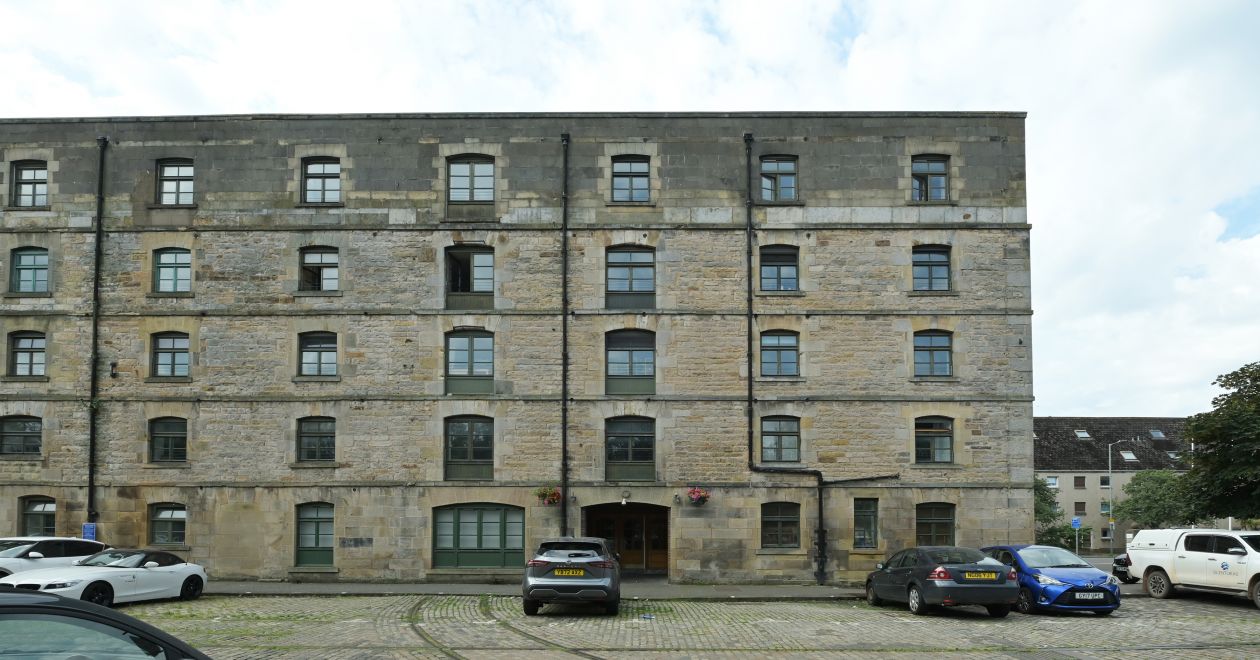 102/75 Commercial Street, Edinburgh, EH6 6LT