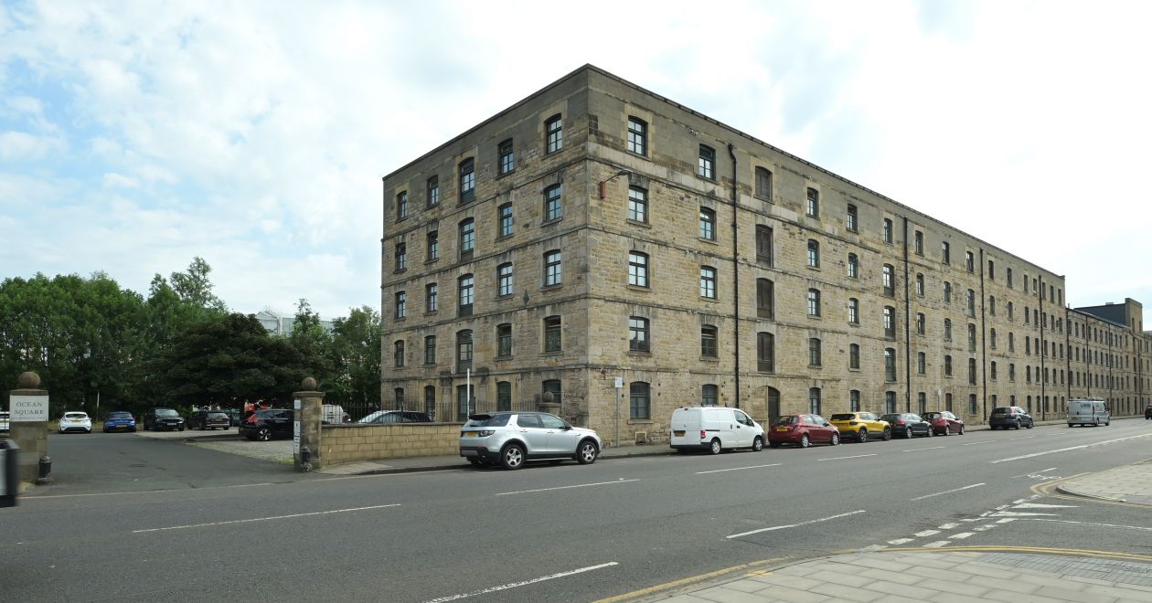102/75 Commercial Street, Edinburgh, EH6 6LT