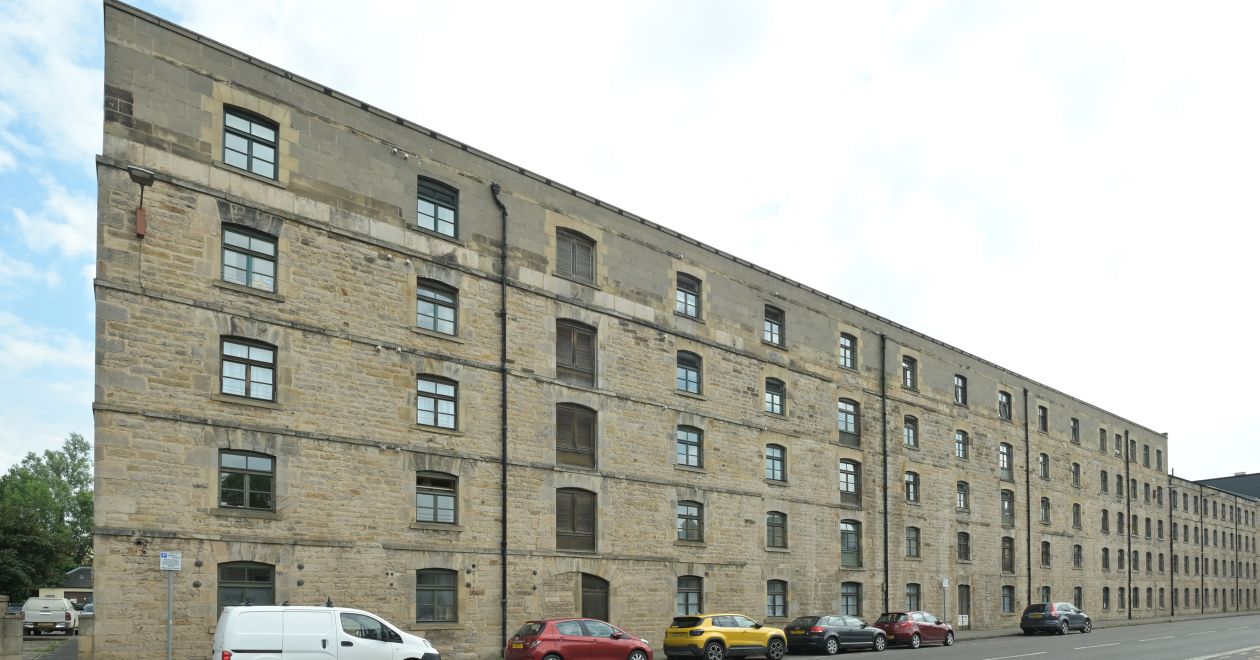 102/75 Commercial Street, Edinburgh, EH6 6LT