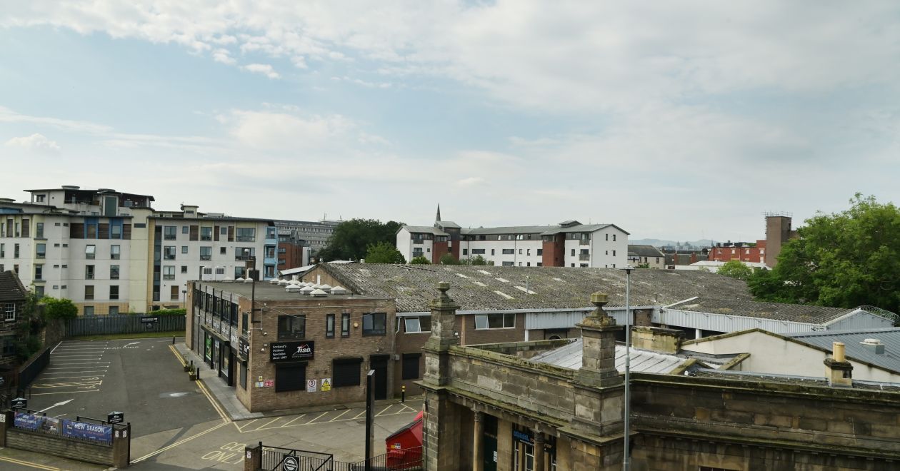 102/75 Commercial Street, Edinburgh, EH6 6LT