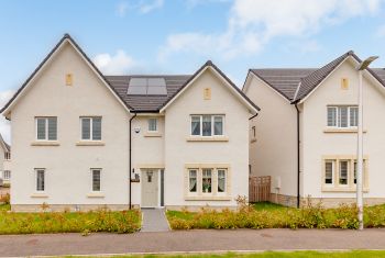 5 Whitebeam Road, East Calder