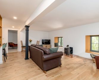 Third image of 138/6 Calton Road, Edinburgh, EH8 8DP