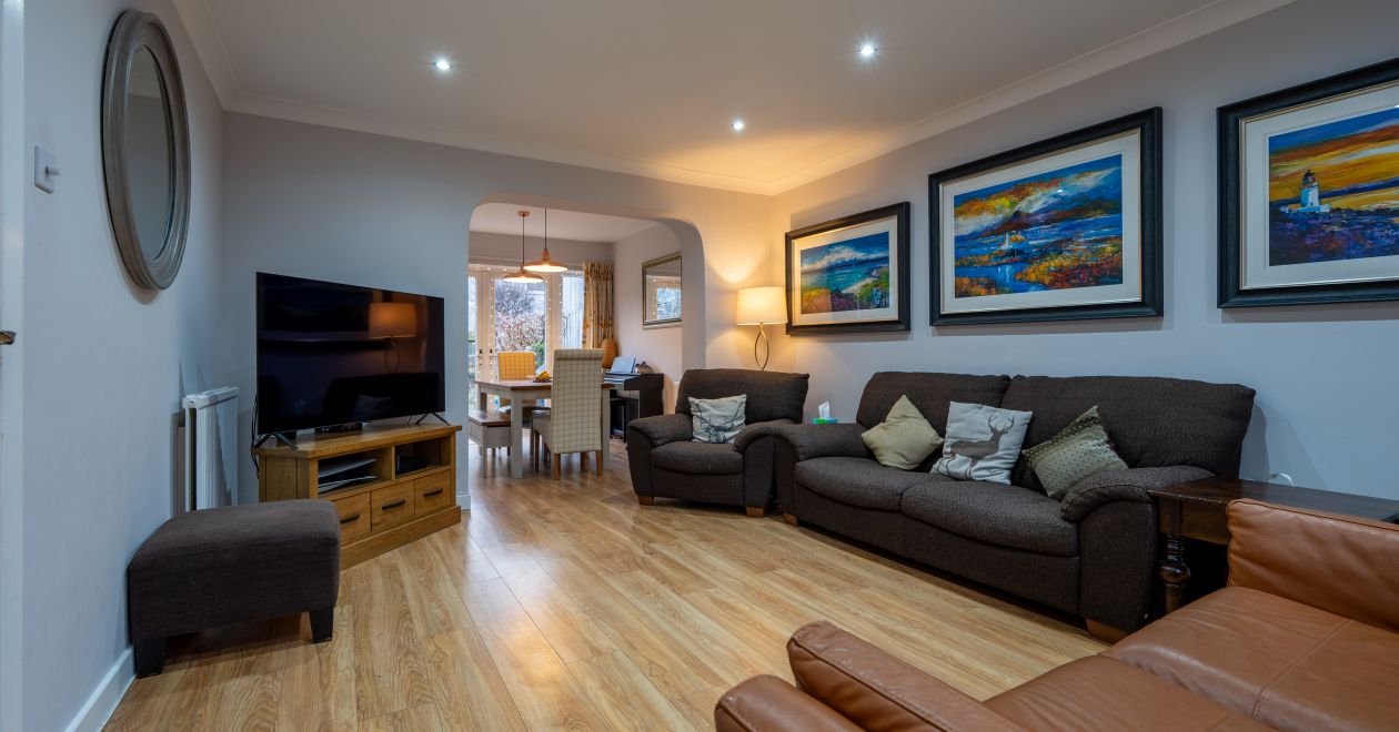 15 Bonaly Brae, Edinburgh, EH13 0QF