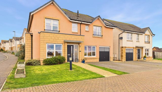Pictured property for sale: 4 Comrie Avenue, Dunbar