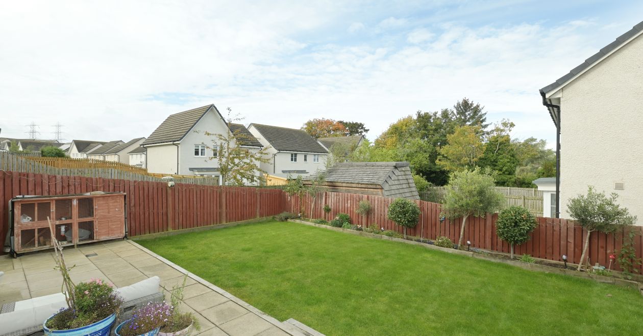 51 Clippens Drive, Edinburgh, EH17 8TU