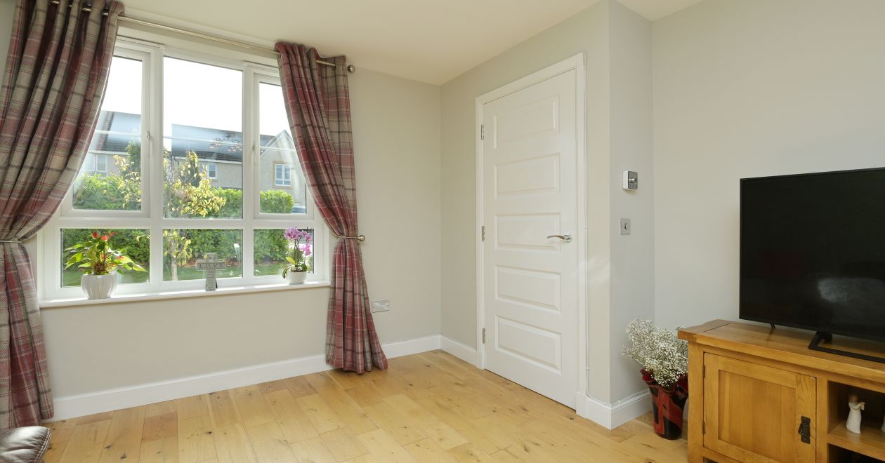 51 Clippens Drive, Edinburgh, EH17 8TU