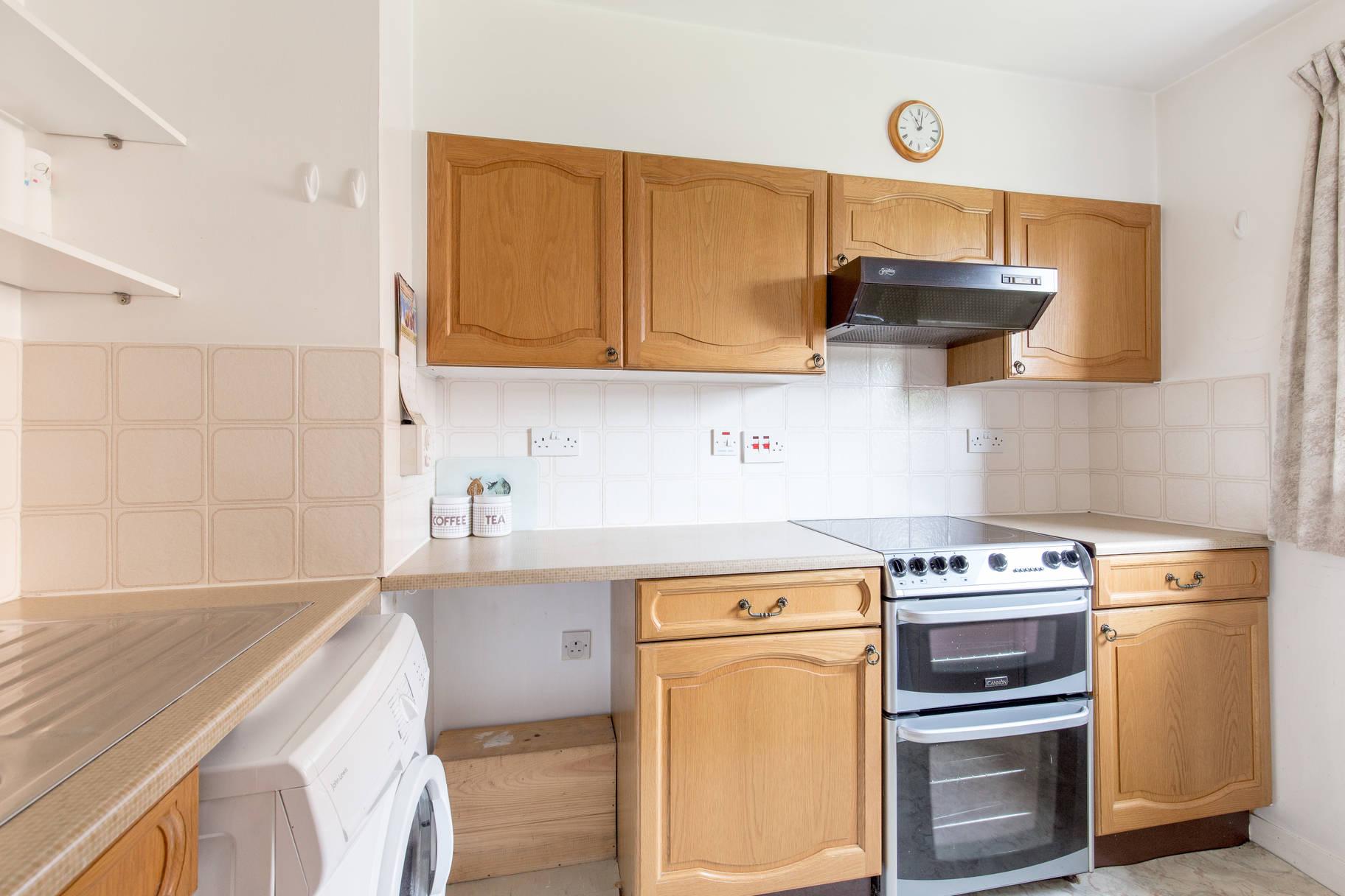 Flat 217, 173 Carlyle Court, Comely Bank Road, Edinburgh, EH4 1DH