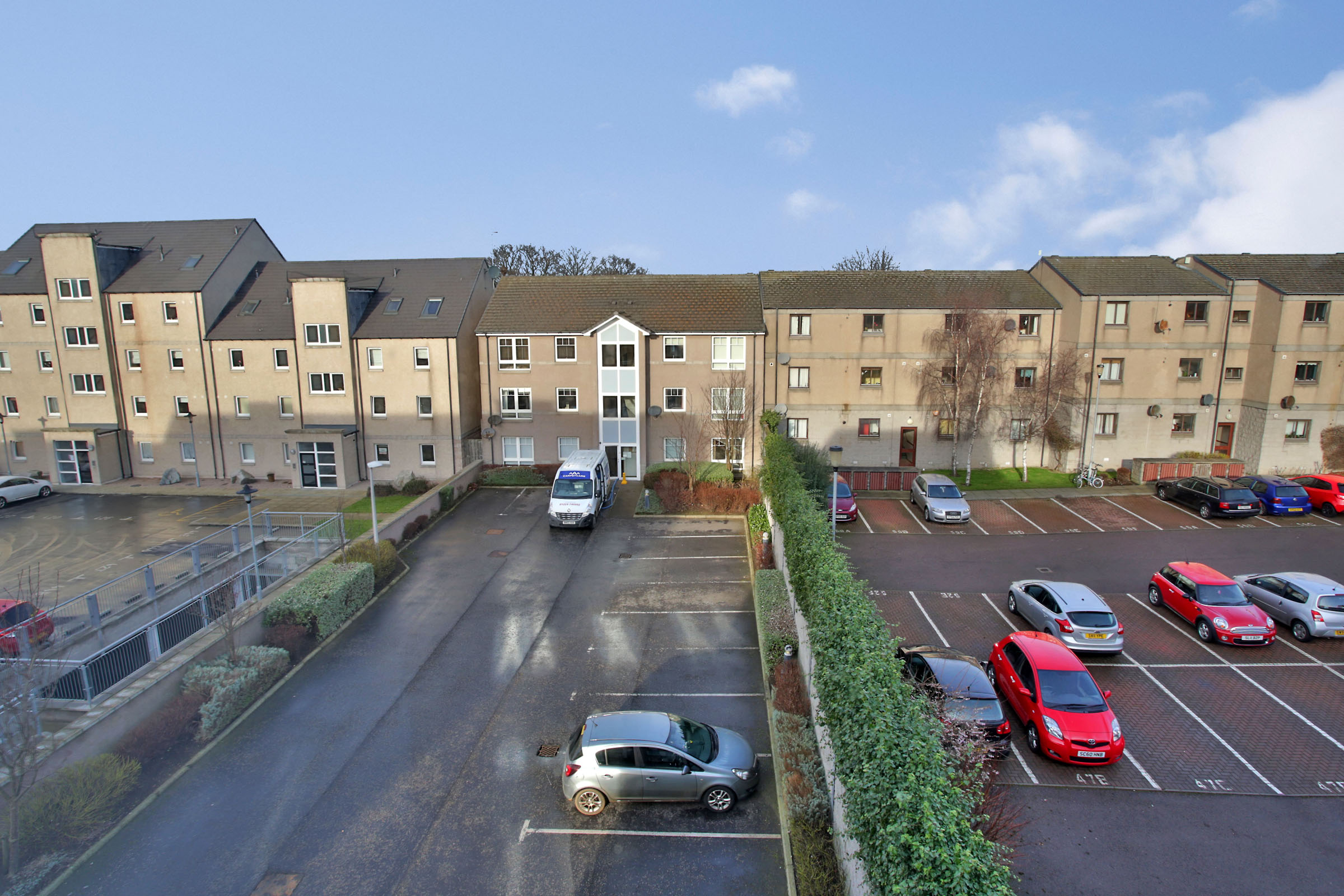 Property details for 35D Seaforth Road, Aberdeen, AB25 3PG Peterkins