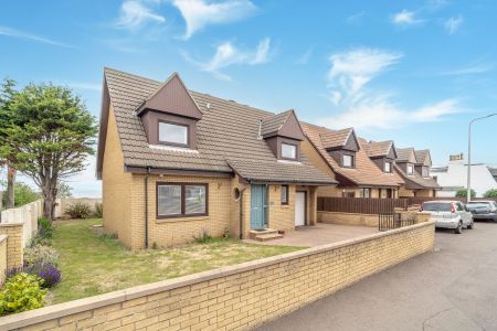 Sea Breezes, 28d Links Road, Port Seton, EH32 0EB