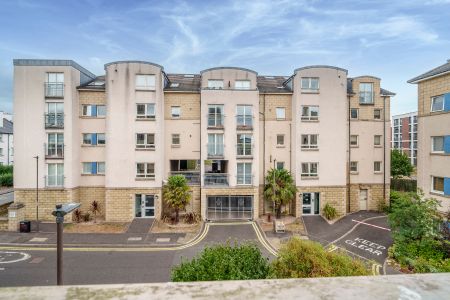 102/4 Crewe Road North, Edinburgh, EH5 2NE